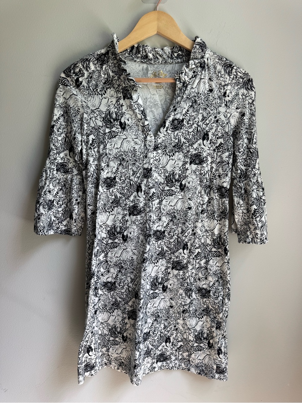 Women’s Black & White Floral Dress Cover Up Top ruffle collar bell ruffle sleeve